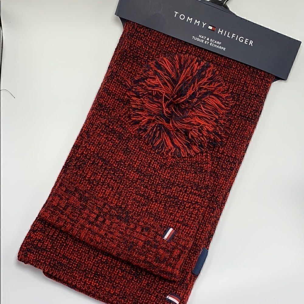 NWT Tommy Hilfiger hat and scarf set